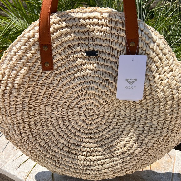 ๐ผ Roxy Only Good Vibes Round Straw Beach Bag ๐ผ - Picture 3 of 11